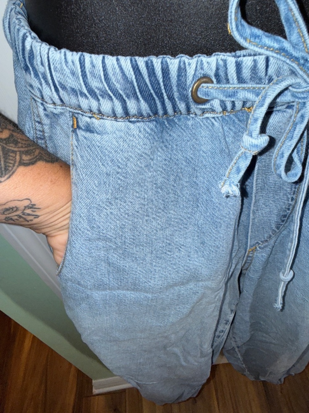 Pilcro Light Blue Beachy High-Rise Parachute Jean Harem Style Size XS Run Larger - Picture 6 of 10